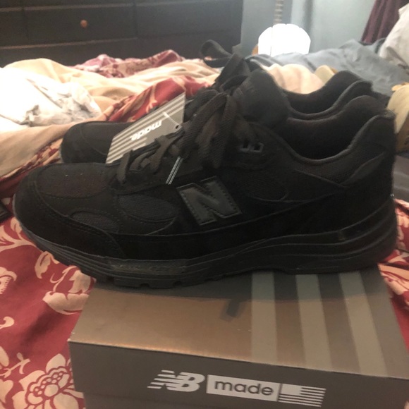 NEW BALANCE 992  TRIPLE BLACK - BRAND NEW!! - Picture 3 of 8